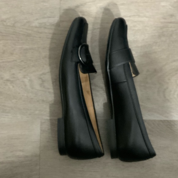 Naturalizer Size 7.5 Black Loafers with Silver Buckle Detail - New - Picture 2 of 6